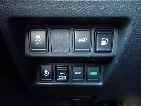 Used 2018 Nissan Rogue SV w/ Premium Package AWD/4WD image 25