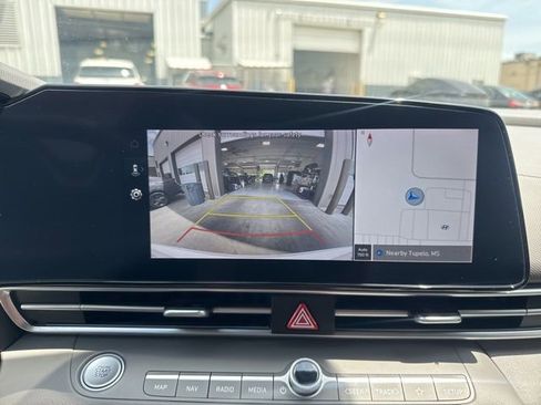 Used 2024 Hyundai Elantra SEL FWD image 21
