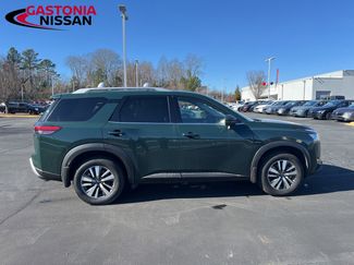 Used 2024 Nissan Pathfinder SL video 2