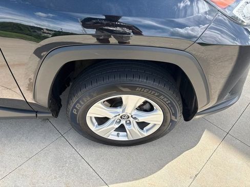 Used 2019 Toyota RAV4 XLE w/ Convenience Package AWD/4WD image 9