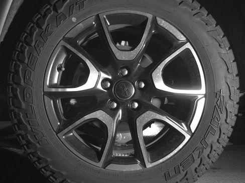 Used 2025 Jeep Compass Trailhawk AWD/4WD image 14