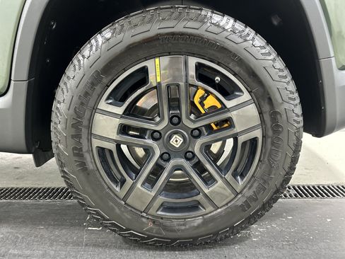 Used 2023 Rivian R1T Adventure Quad AWD/4WD image 10