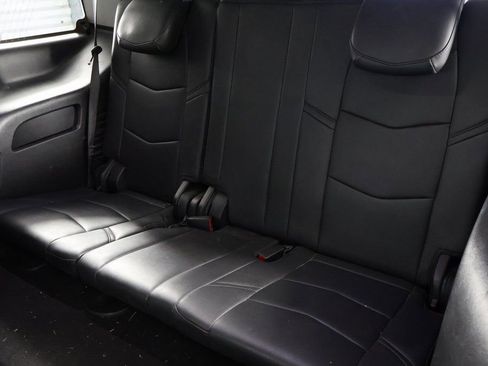 Used 2018 Cadillac Escalade Luxury image 12