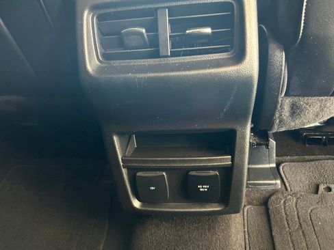 Used 2019 Ford Edge Titanium w/ Cargo Accessory Package FWD image 27