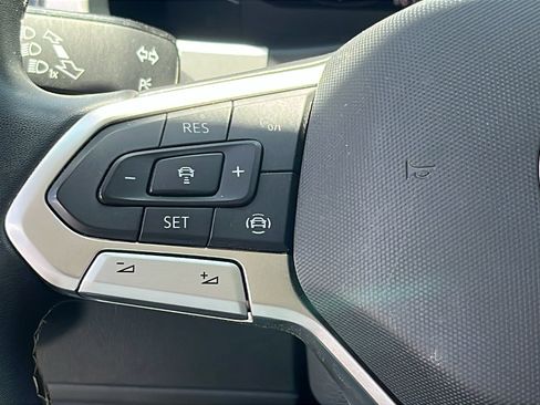 Used 2023 Volkswagen Atlas SE AWD/4WD image 16