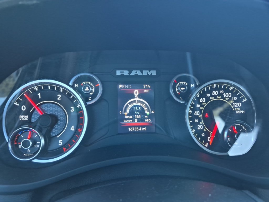 Used 2024 RAM 2500 Tradesman w/ Chrome Appearance Group AWD/4WD image 18