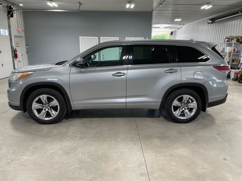 Used 2016 Toyota Highlander Limited AWD/4WD image 4