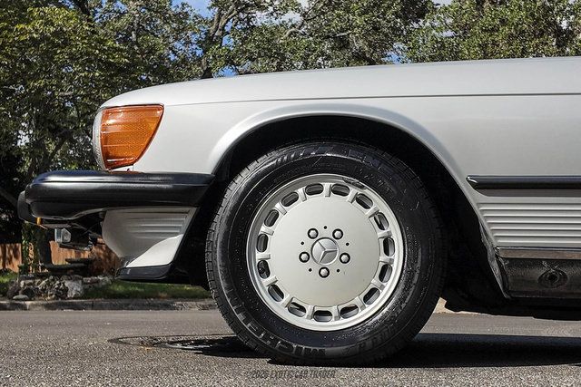 Used 1988 Mercedes-Benz 560 SL image 4