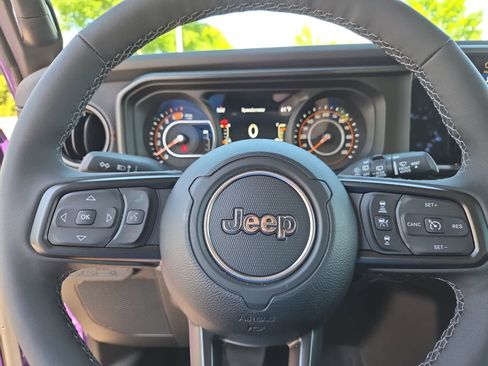 Used 2026 Jeep Wrangler Unlimited Rubicon w/ Xtreme 35 Tire Package AWD/4WD image 23