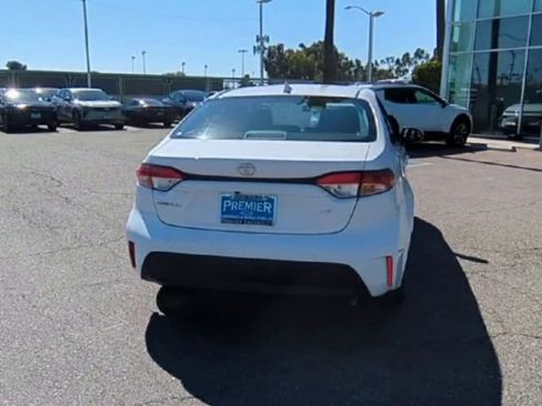 Used 2025 Toyota Corolla LE image 7