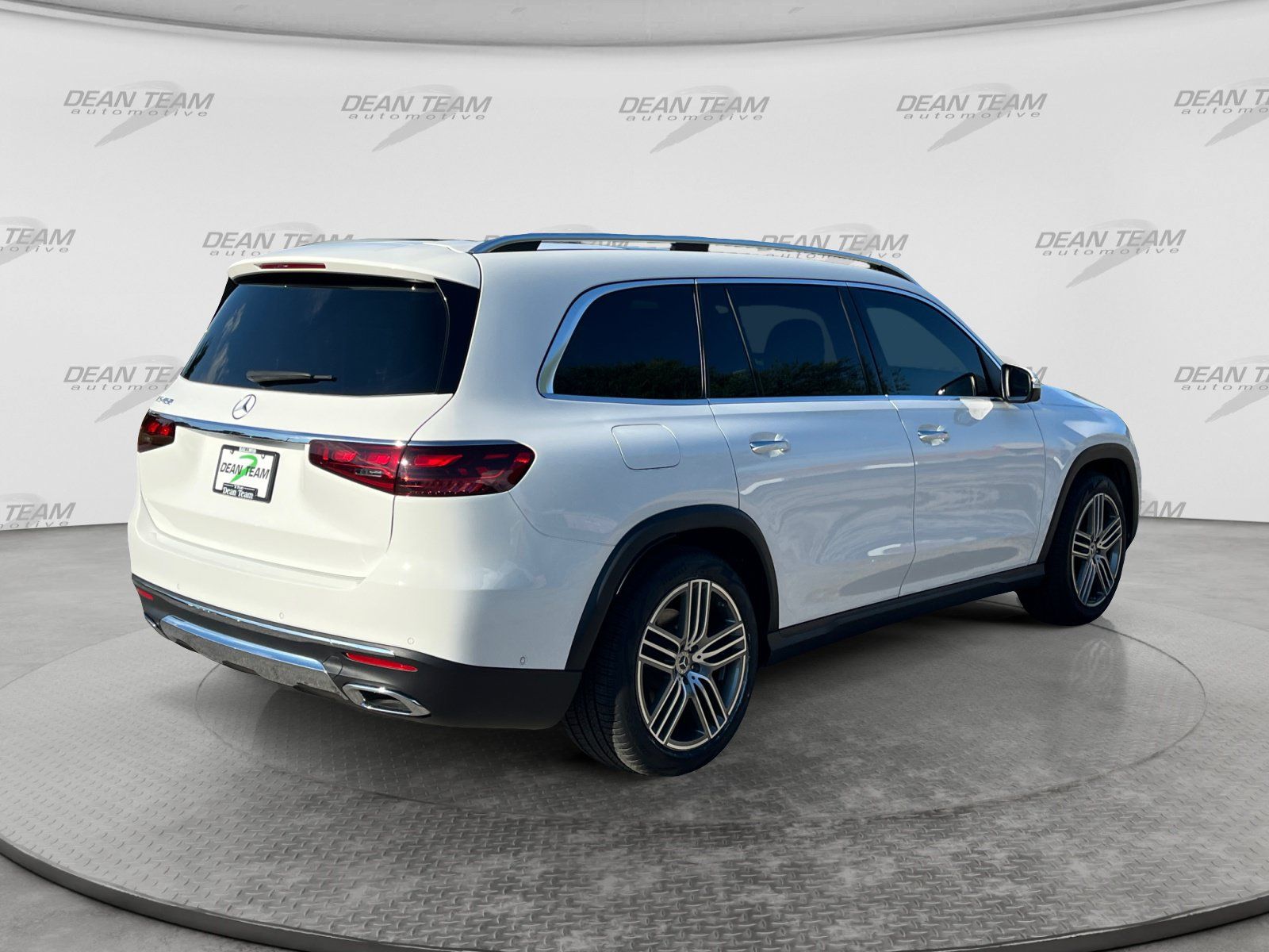 Used 2024 Mercedes-Benz GLS 450 4MATIC image 7