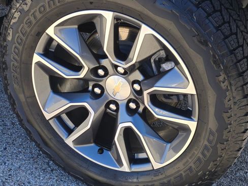 Used 2024 Chevrolet Silverado 1500 LT image 14