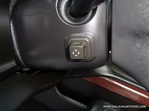 Used 2017 GMC Yukon SLT image 15