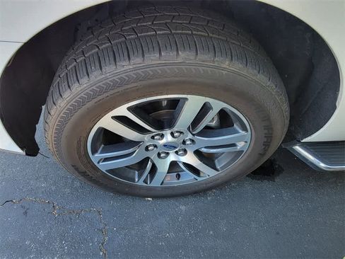 Used 2023 Ford Expedition Max Limited image 10