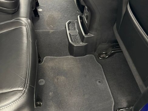 Used 2018 Jeep Wrangler Unlimited Sahara w/ Cold Weather Group AWD/4WD image 31