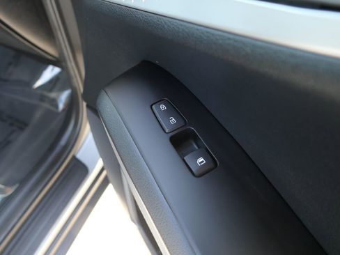 Used 2023 Kia Soul S image 25