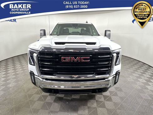 Used 2025 GMC Sierra 2500 Pro image 3