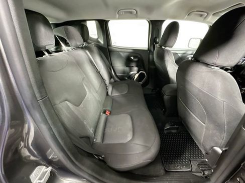 Used 2016 Jeep Renegade Latitude w/ Popular Equipment Group AWD/4WD image 24