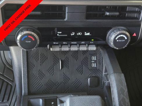 Used 2025 Toyota 4Runner SR5 AWD/4WD image 27