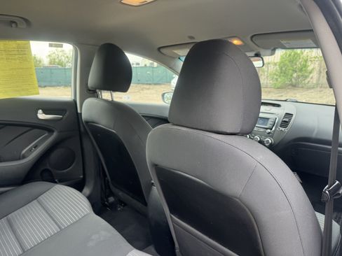 Used 2017 Kia Forte LX w/ LX Popular Package image 17