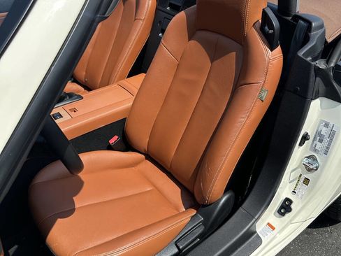 Used 2006 MAZDA MX-5 Miata Grand Touring image 13