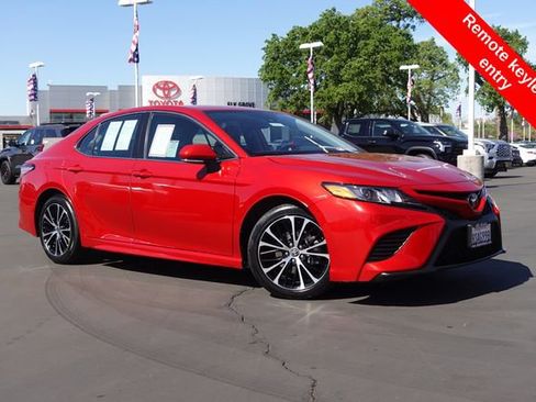 Certified 2020 Toyota Camry SE w/ Convenience Package image 7