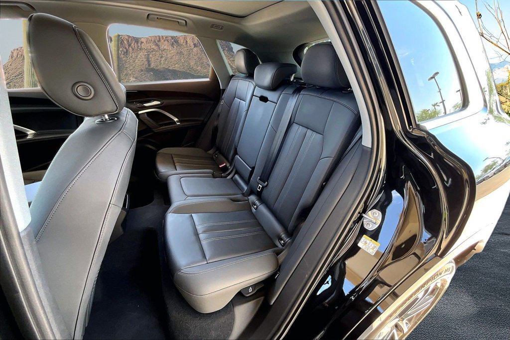 Used 2025 Audi Q5 Premium w/ Convenience Package AWD/4WD image 29