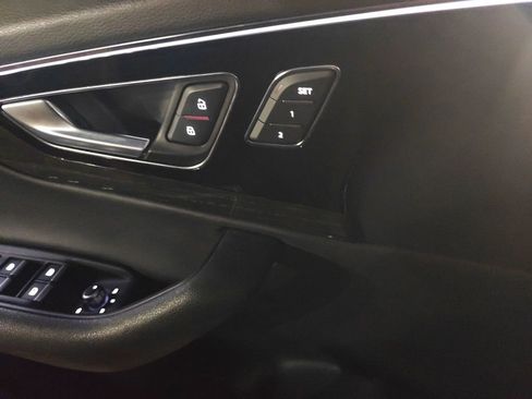 Used 2017 Audi Q7 3.0T Premium Plus w/ Premium Plus Package image 6