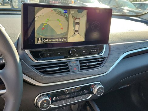 New 2025 Nissan Altima 2.5 SL image 16