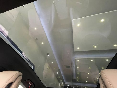 Used 2021 Porsche Taycan image 15