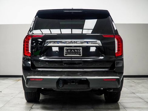 Used 2024 GMC Yukon XL SLT w/ SLT Premium Package image 10