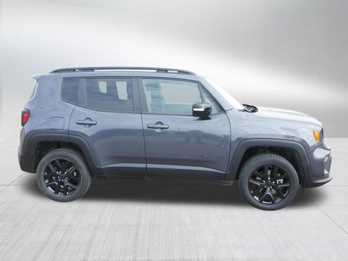 Used 2023 Jeep Renegade Altitude w/ Sun/Sound Group AWD/4WD image 8