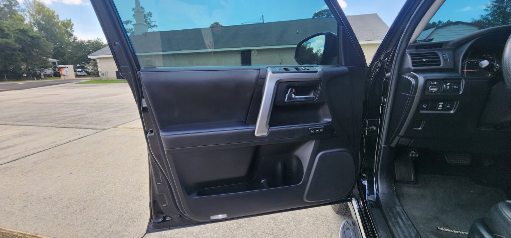 Used 2024 Toyota 4Runner Limited RWD image 11