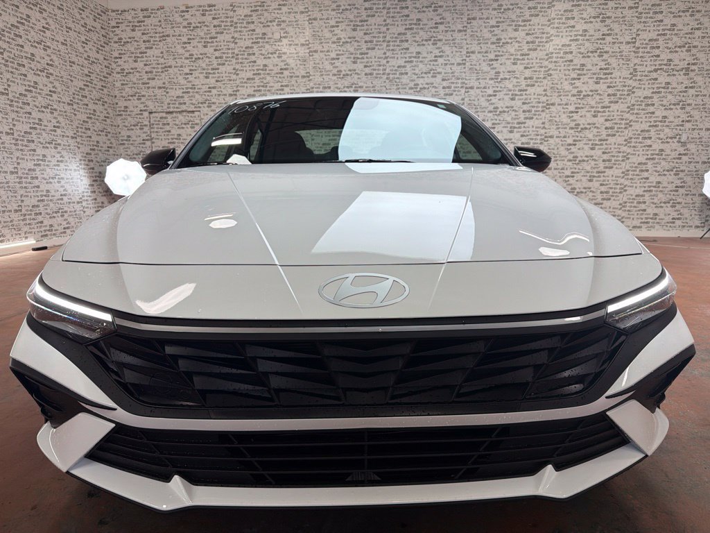 New 2026 Hyundai Elantra SEL Sport FWD image 2