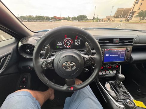 Used 2023 Toyota GR86 Premium RWD image 15