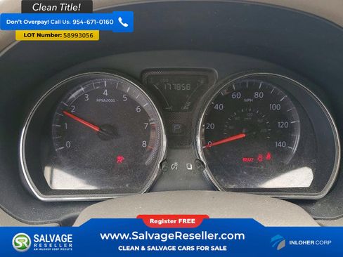 Used 2015 Nissan Versa SV FWD image 12