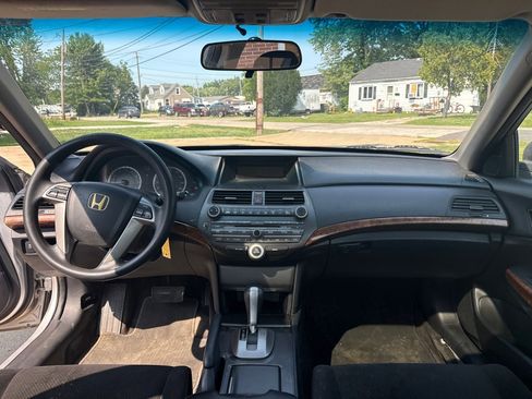 Used 2011 Honda Accord EX image 9
