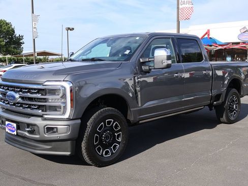 Used 2024 Ford F250 Platinum w/ FX4 Off-Road Package AWD/4WD image 12