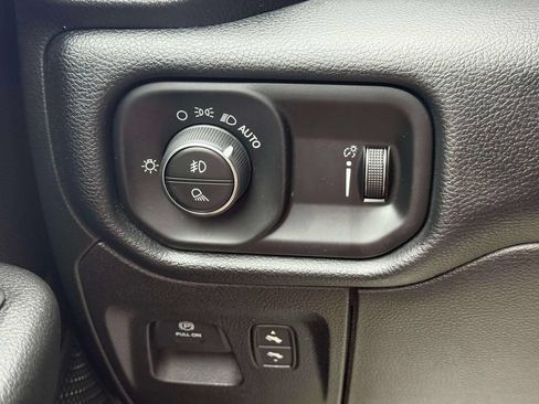 Used 2020 RAM 1500 Big Horn AWD/4WD image 19