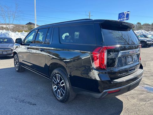 Used 2023 GMC Yukon XL AT4 image 5