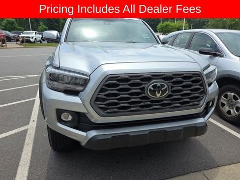 Certified 2022 Toyota Tacoma TRD Off-Road w/ TRD Premium Off Road Package AWD/4WD image 11