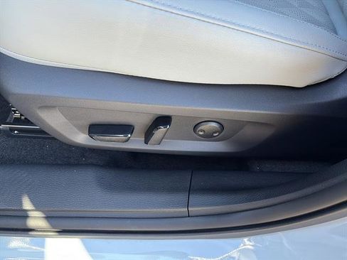 New 2025 Mitsubishi Outlander SEL image 16