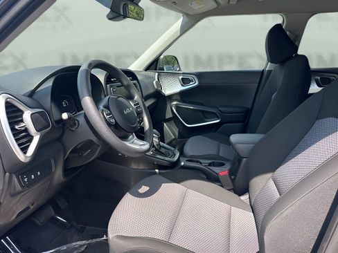 Used 2024 Kia Soul LX w/ Option Group 015 image 9