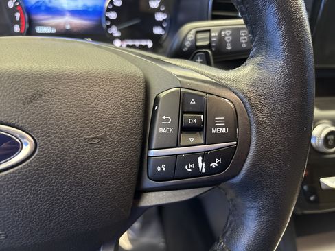 Used 2020 Ford Explorer XLT w/ Equipment Group 202A AWD/4WD image 16