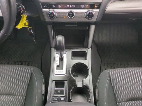 Used 2017 Subaru Outback 2.5i Premium image 19