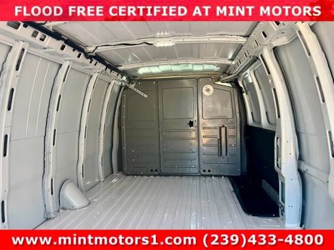 Used 2019 Chevrolet Express 3500 Extended w/ Driver Convenience Package RWD image 17