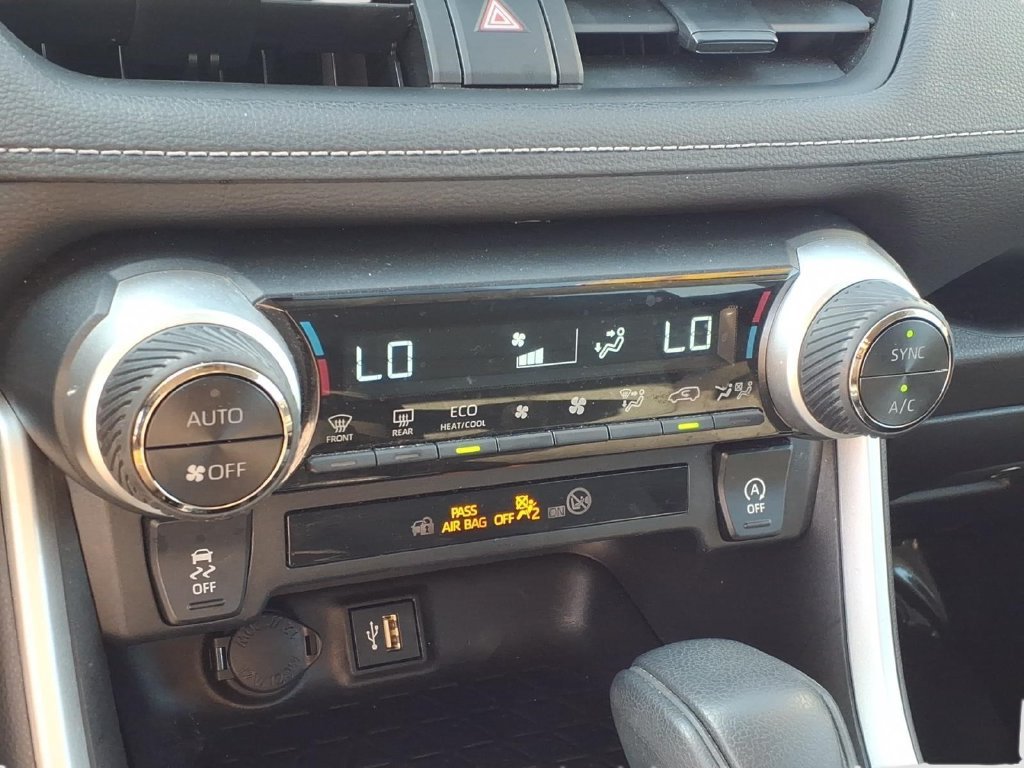 Used 2023 Toyota RAV4 XLE FWD image 20