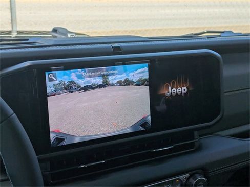 New 2025 Jeep Gladiator Mojave w/ Convenience Group image 21