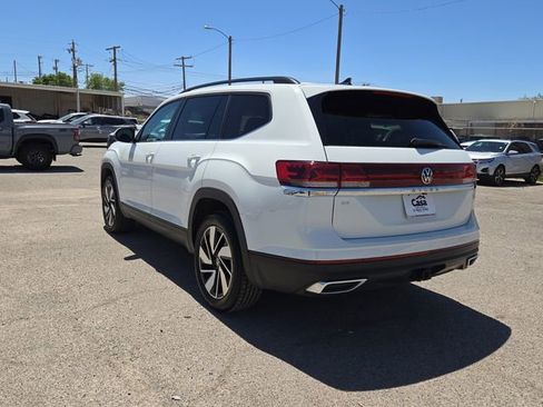 Used 2025 Volkswagen Atlas SE image 4