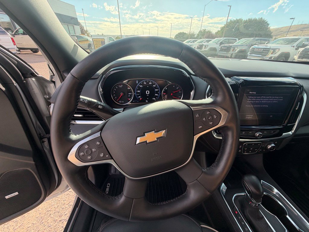 Used 2022 Chevrolet Traverse Premier FWD image 11